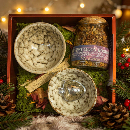 Harvest Moon Cranberry Spice Chai & Ceramic Teacup Gift Set