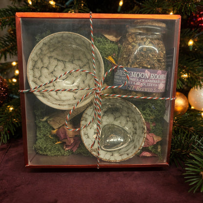 Harvest Moon Cranberry Spice Chai & Ceramic Teacup Gift Set